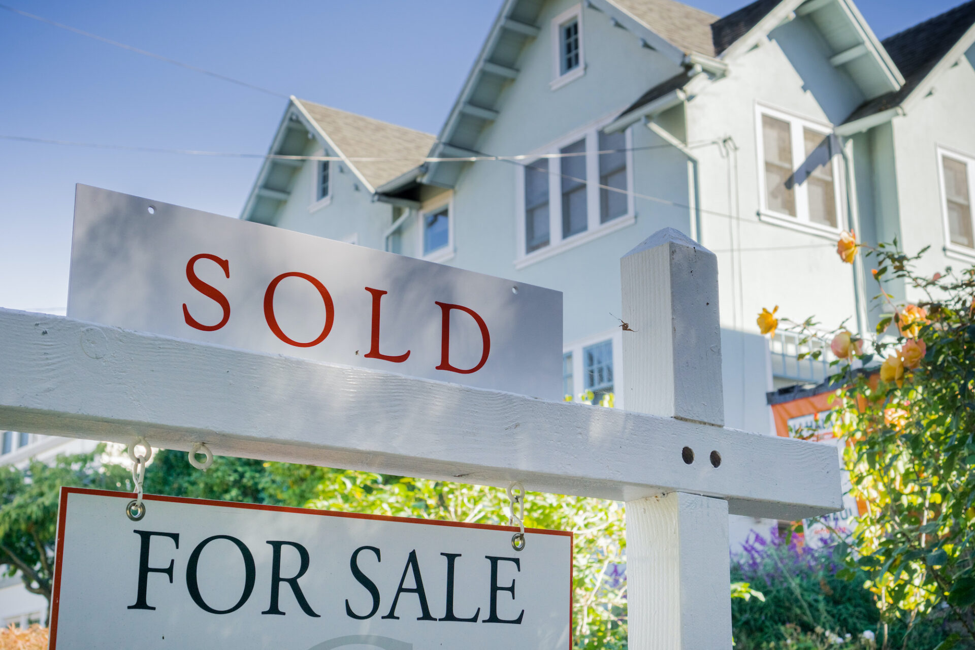 Pending Home Sales Tick Up, Breaking Six Month Downward Streak