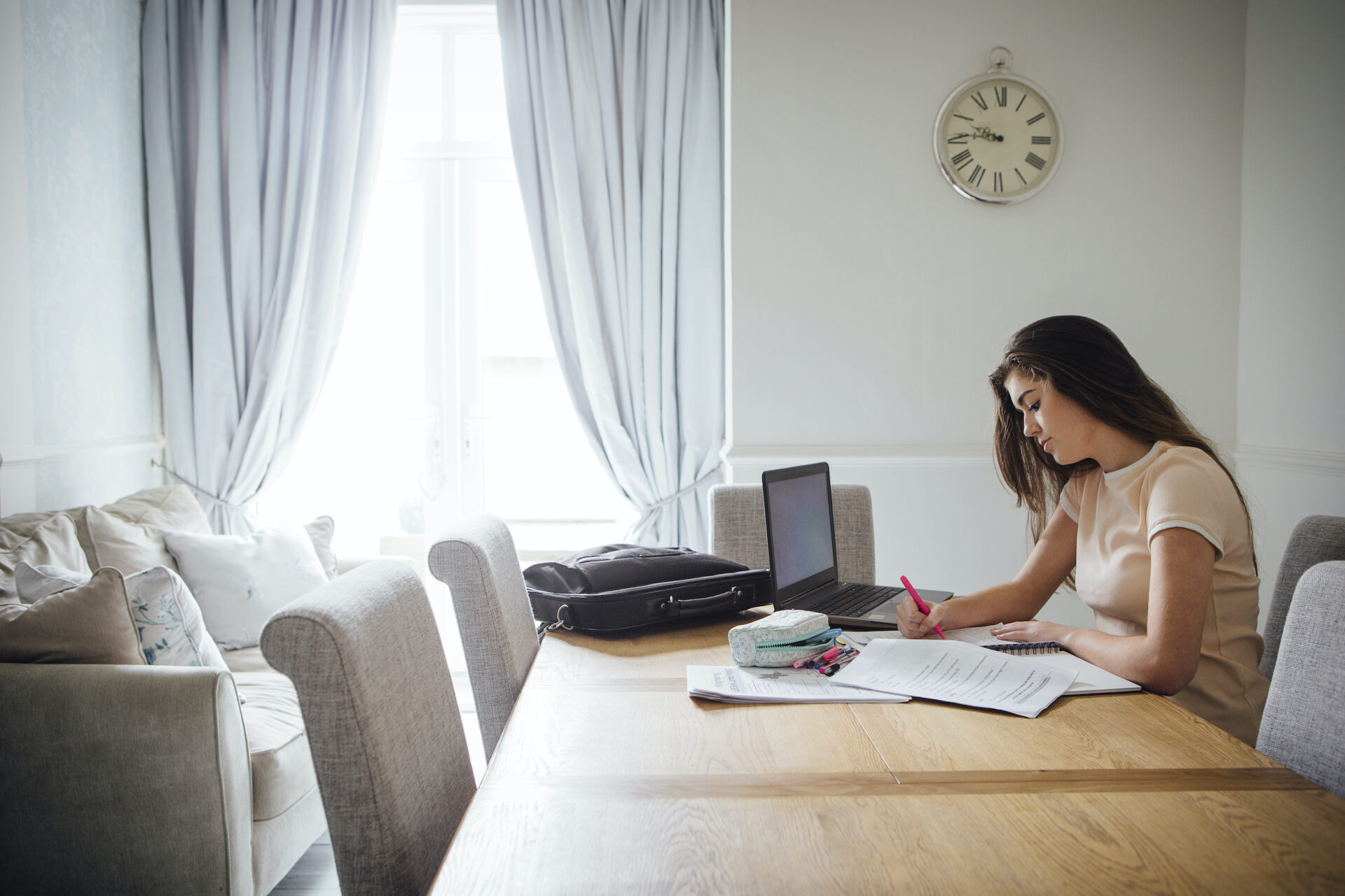 Survey: Home Offices Replacing Dining Rooms