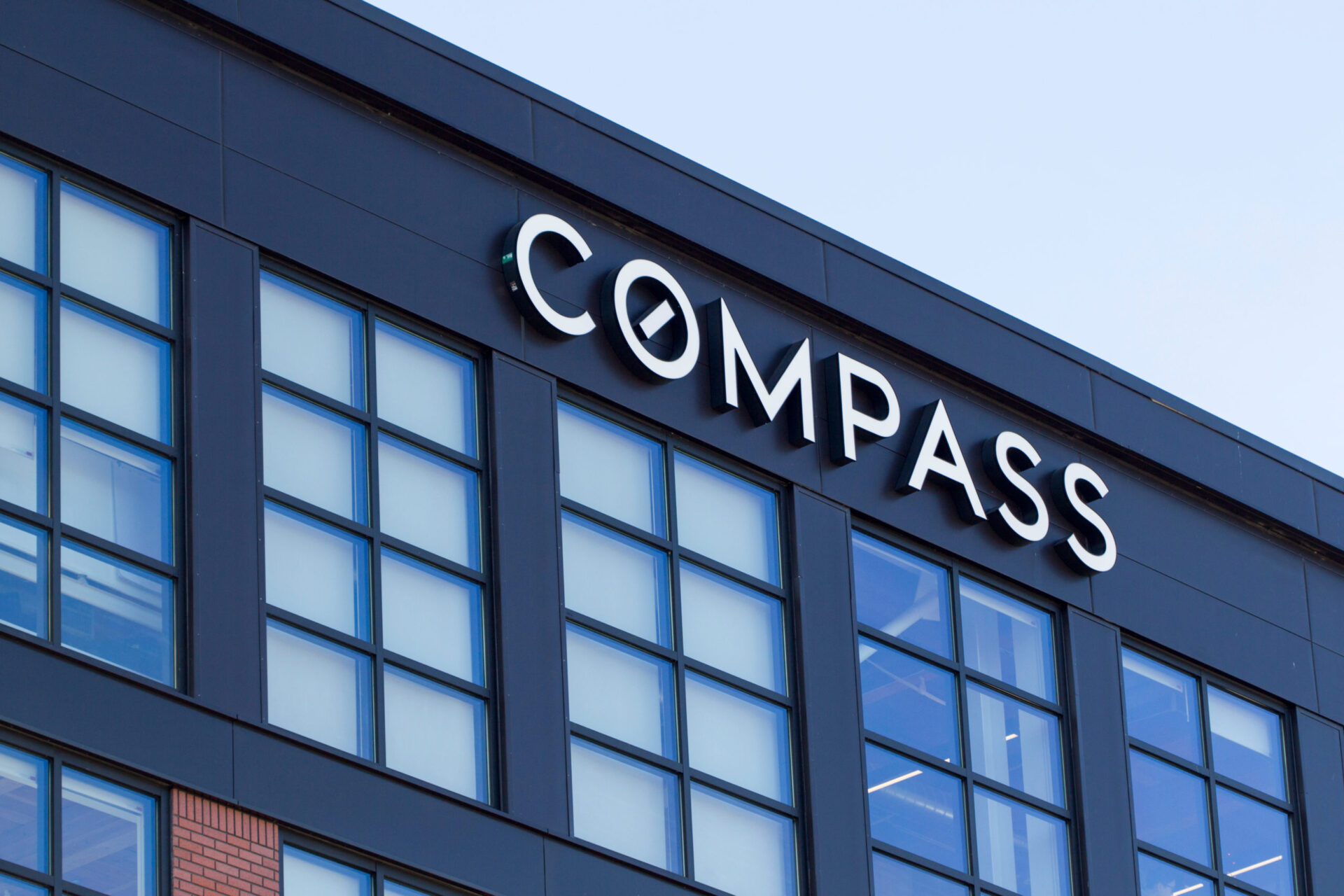 Former Compass Agent Sues Startup