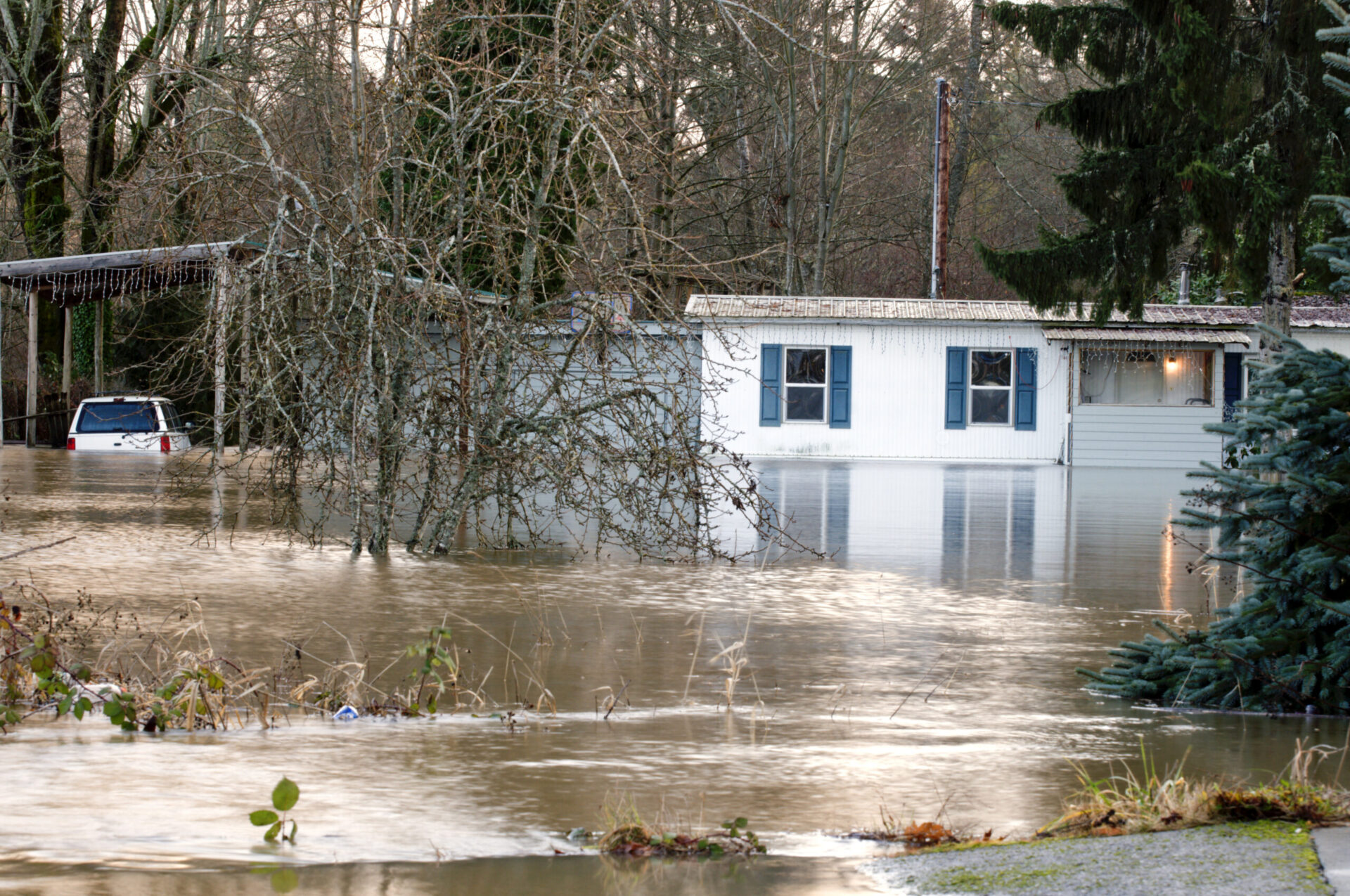 Officials: Beware Of Scammers, How To Get Help After Hurricane Ian