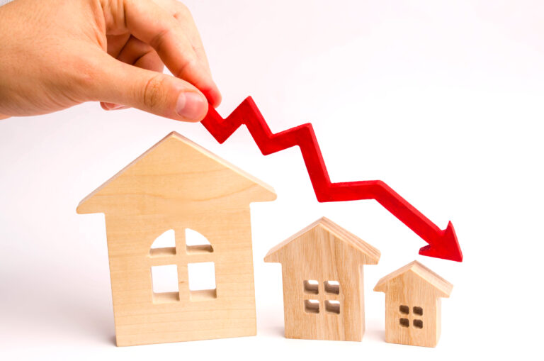 Rates Plummet As Economic Outlooks Sour