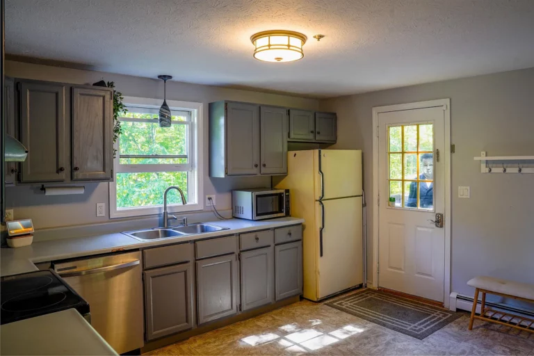 This Spooky Weare, New Hampshire House Listing Is Getting National Attention