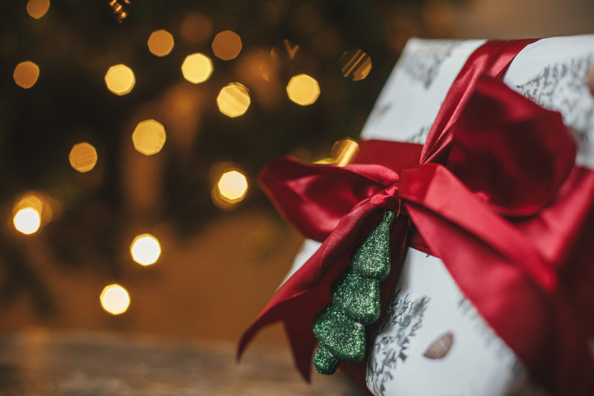 A Gift Doesn’t Cut It Anymore: Holiday Marketing Tactics For A Successful Season